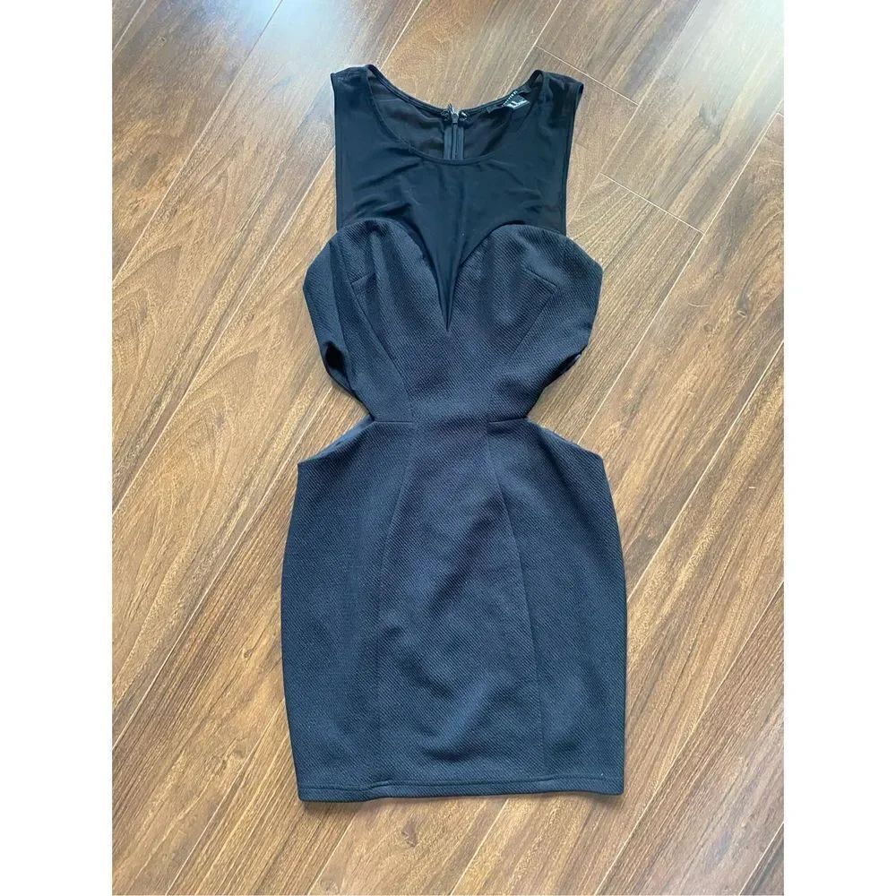 Forever 21 M mesh sweetheart bodycon cut out mini dress